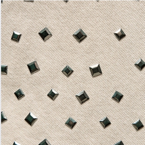 ZARA BEIGE STUDDED MID-RISE FULL LENGTH JEANS.              ✨️SIZE 4(36) & 8(40) - Picture 4 of 6